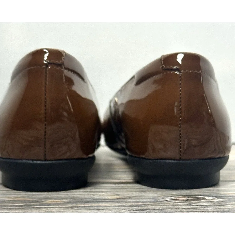 Clarks Patent Leather Artisan Flats Brown Women's‎ 9.5 M